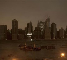 Monster storm Sandy leaves New York, eastern U.S. crippled